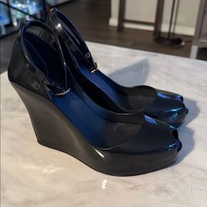 Trina Turk Melissa Patchuli Wedge Black Peep-Toe Wedges Size 6
